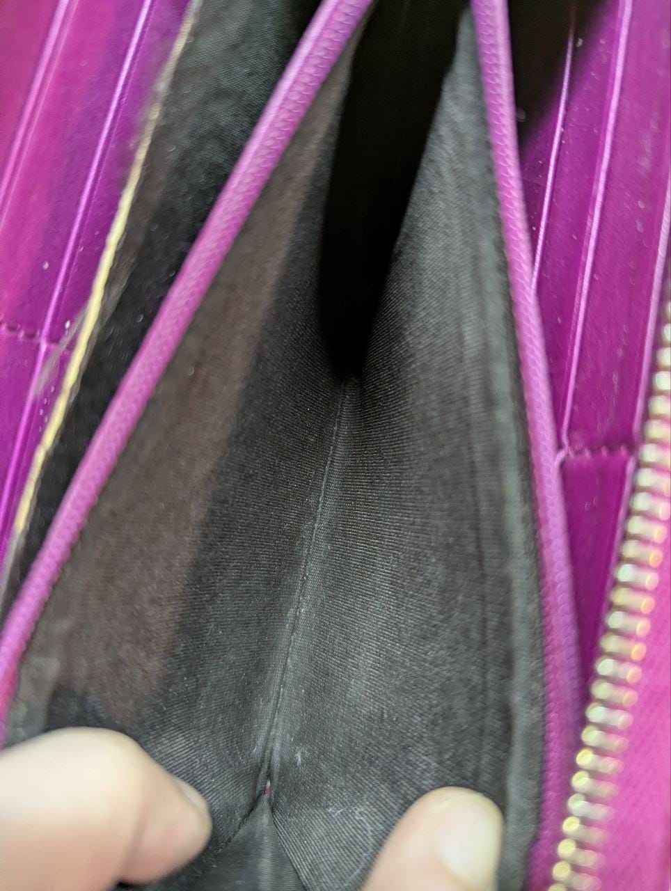 Vintage Pre-Owned Rare Gucci Nice Microguccissima Fuchsia Patent Leather Zip Around Continental Wallet Gold Stirrup