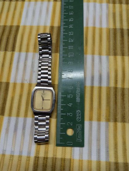Vintage Pre-Owned Seiko Quartz 2C21-5330 Tank Watch Silver Tone Stainless Steel Bracelet Watch Rectangular Japan Ladies Watch