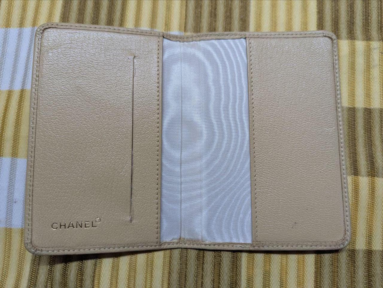 Vintage Chanel Beige Leather Card Holder Wallet Small Classic Designer Accessory With CC Logo Made In France Authentic Pre Owned