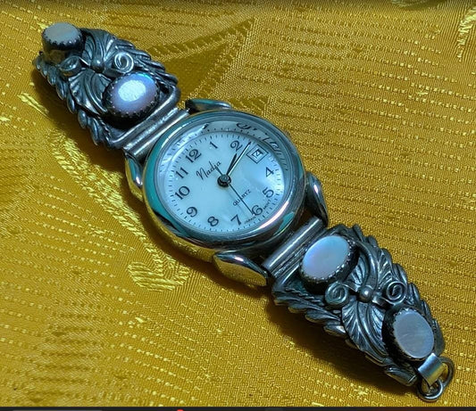 Rare 1990s Nadia Vintage Pre-Owned Luxury Quartz Watch Mother of Pearl Dial Stone  24mm Working Elegant Designer Jewelry Style