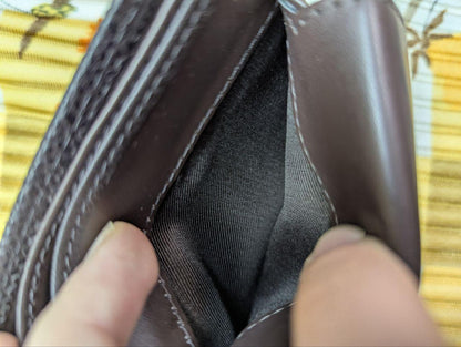 Pre-Owned Men's wallet made of Italian leather with coin case