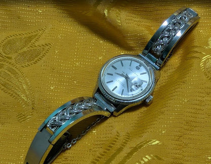 Rare Vintage Pre-Owned Seiko Chariot 2107 0130 Mechanical Watch Ladies 26mm Japan Elegant Bracelet Classic Dress Watch Working