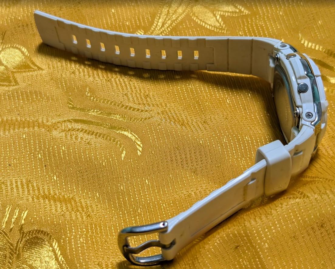 casio baby-g bga-1100 tough solar multiband 6 vintage Pre-Owned japan watch analog digital white shock resist. Case 40mm.