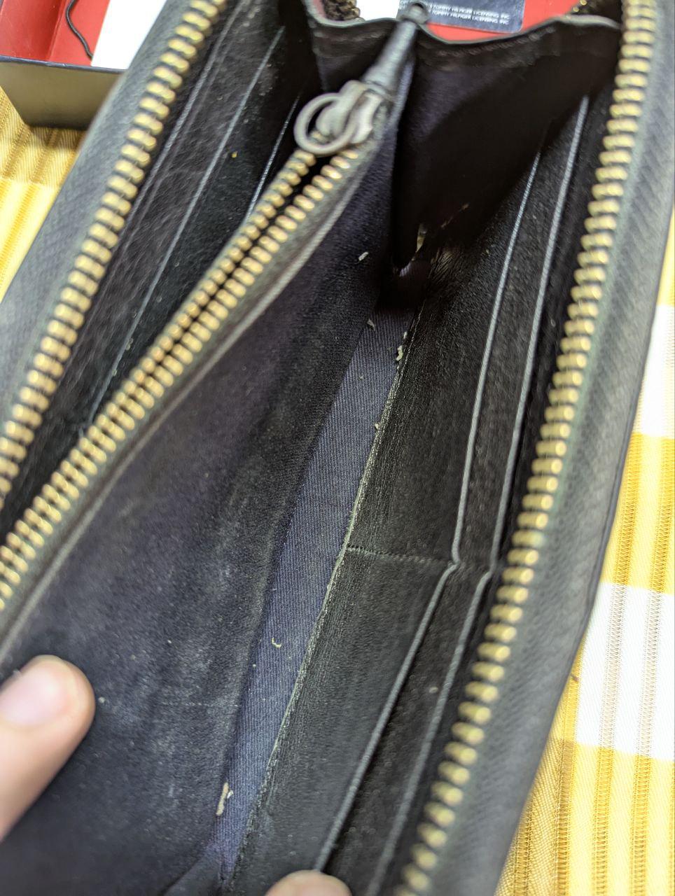Pre-Owned TOMMY HILFIGER Black Zipper Wallet with BOX