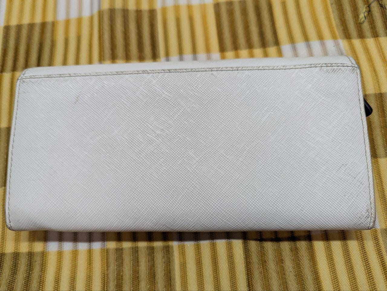 Vintage Pre-Owned PATRICK COX Long wallet white Genuine Leather
