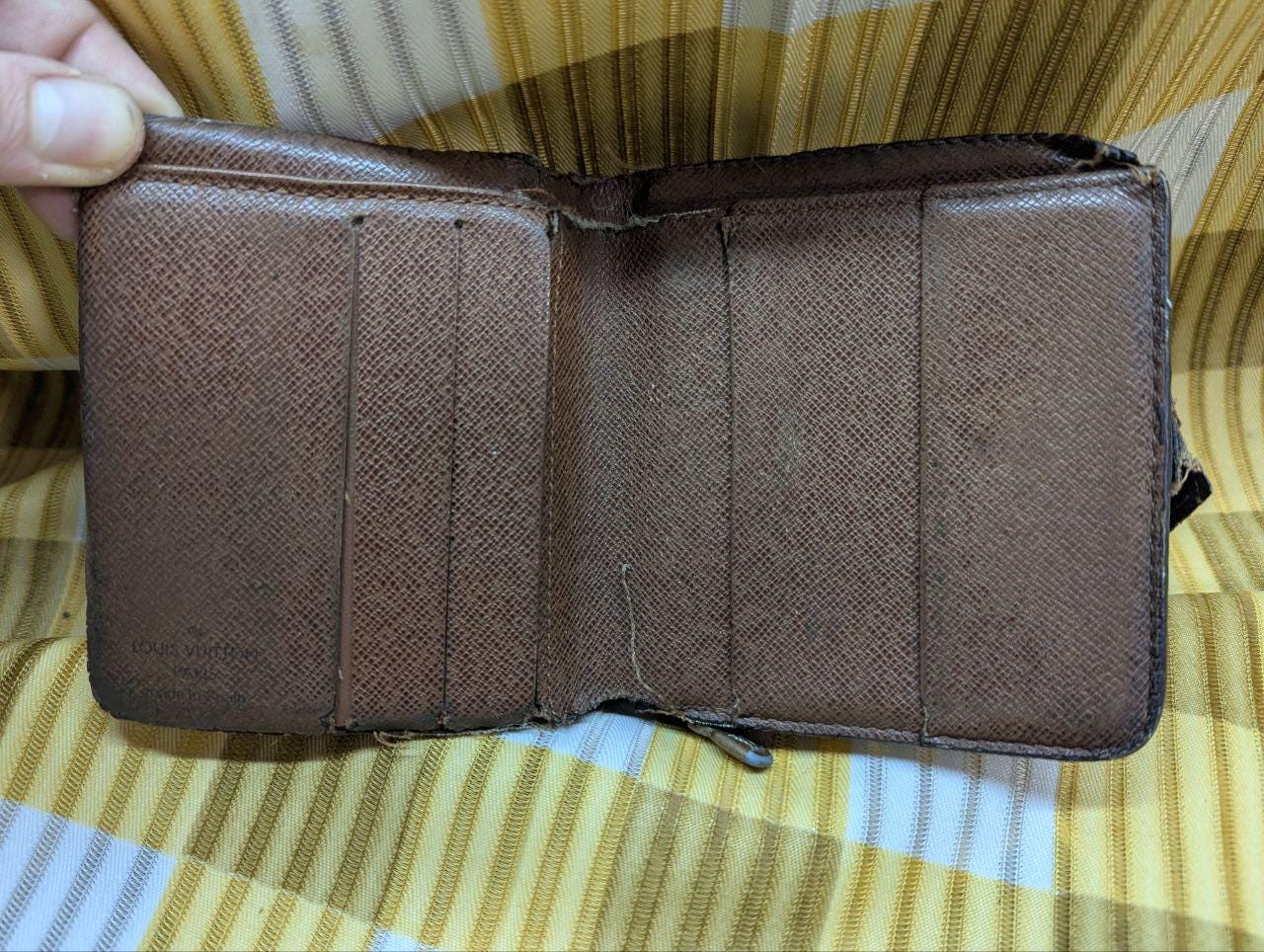 Authentic Louis Vuitton Elise Compact Snap Wallet Vintage Pre-Owned LV Monogram