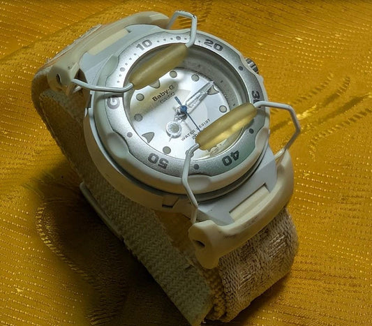 Rare Casio Baby-G BGR-20 vintage Pre-Owned white watch textile strap 40mm working Case 40mm. New Battery