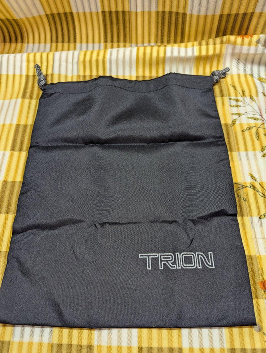 Pre-Owned TRION bifold Wallet Black with Bag & Box