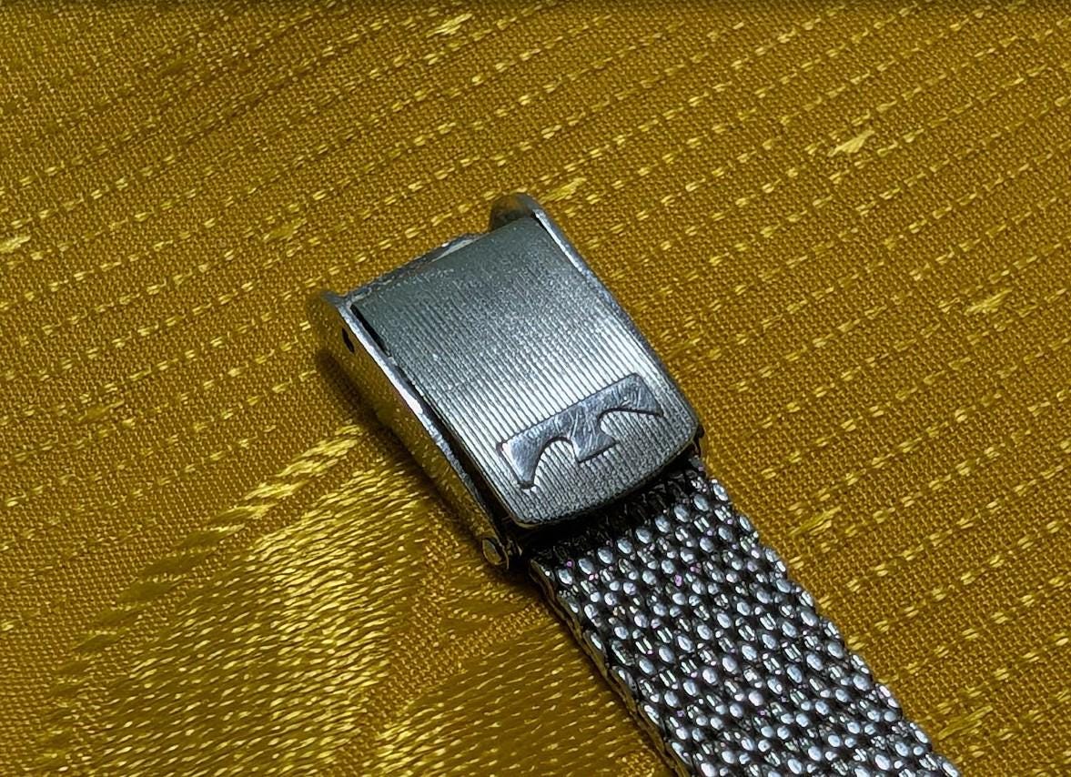 Technos Gem Lady Vintage Pre-Owned Watch Women Small Mesh Bracelet Classic Minimalist Silver Tone