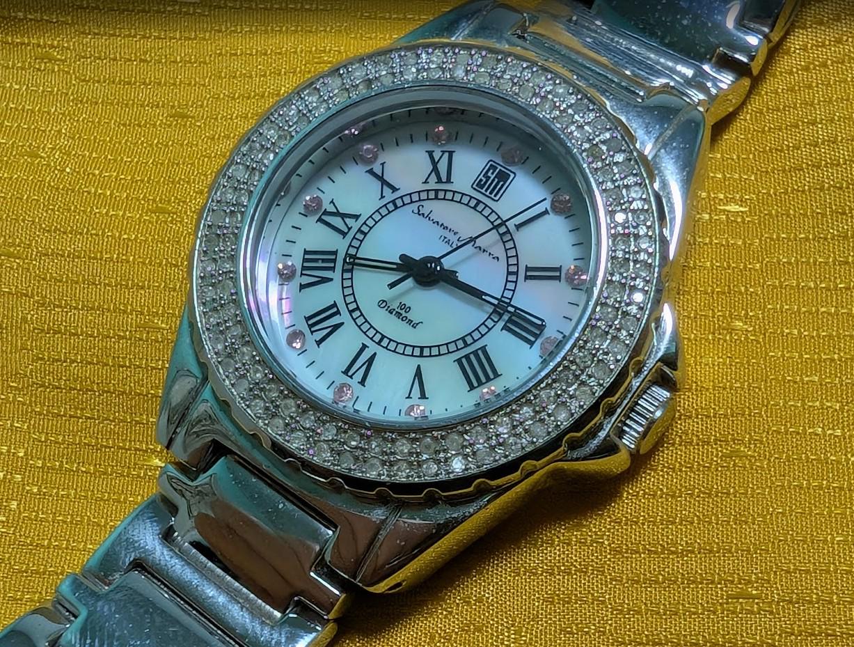 Salvatore Marra SM6501 Vintage Pre-Owned Women Watch 100 Diamonds Crystal Bezel Mother of Pearl Dial 33mm Case Steel Bracelet Elegant