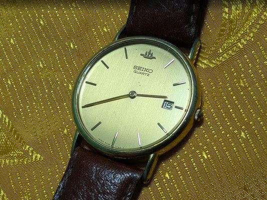 Vintage Pre-Owned Seiko Quartz 5Y39-7010 Japan Ultra Thin Minimalist Men Watch 33mm Working Gold Dial
