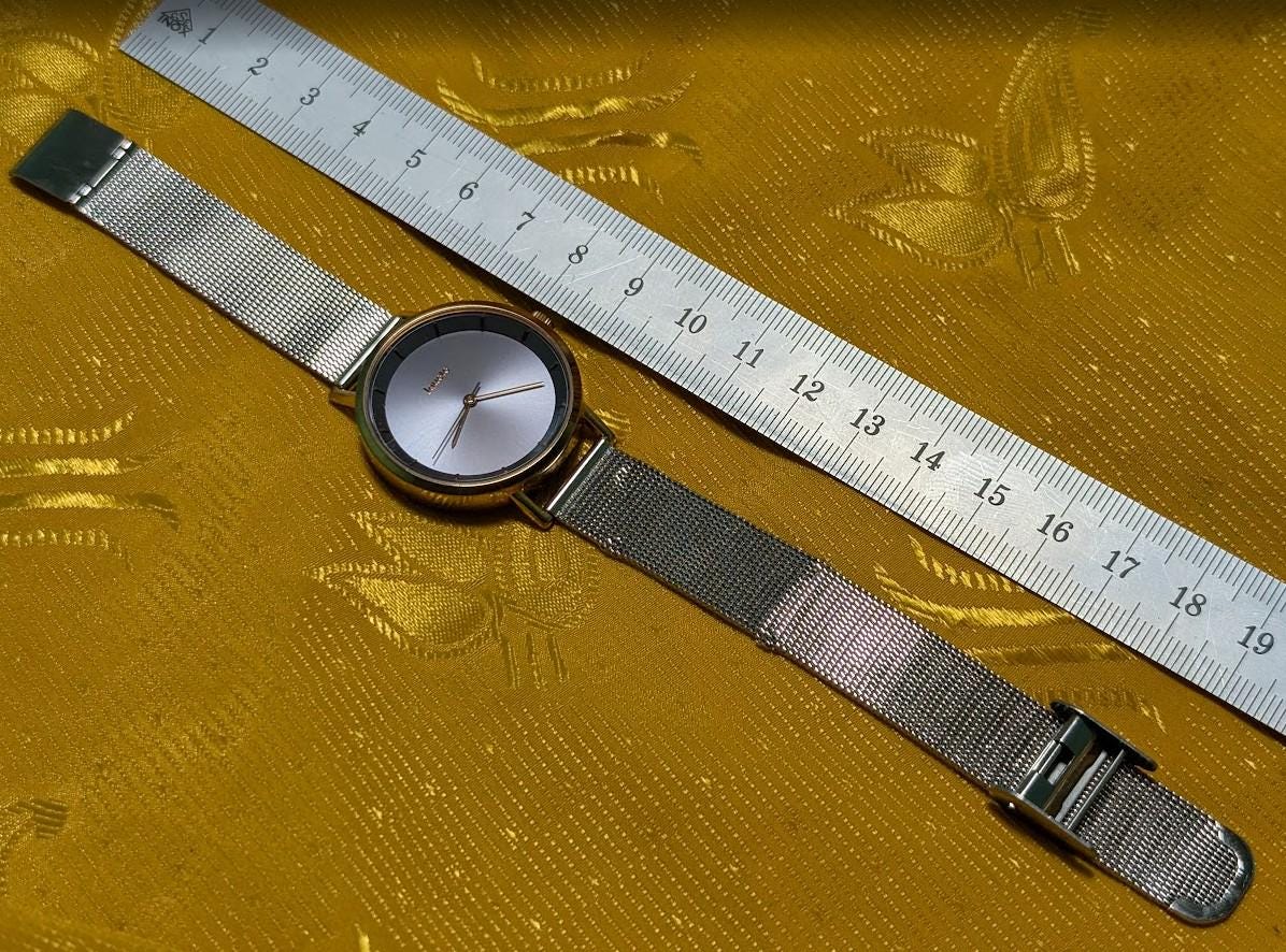 Pre-Owned Jouete Minimalist Watch 33mm Mesh Bracelet Silver Dial Quartz Elegant Unisex Wristwatch Slim Classic Design Working