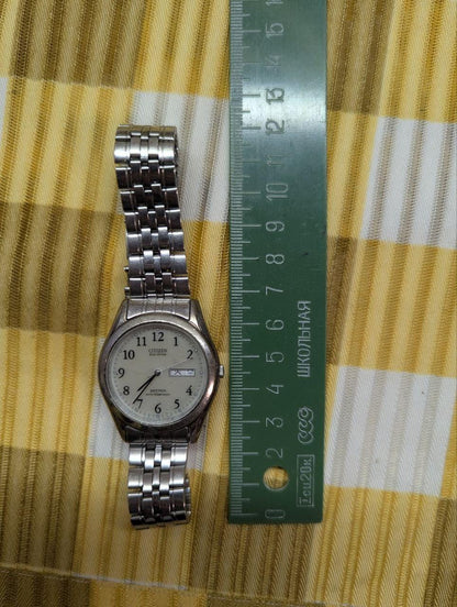 Vintage Pre-Owned Citizen Eco-Drive Junction E100-K15567 Watch Day Date Silver Bracelet Working Solar