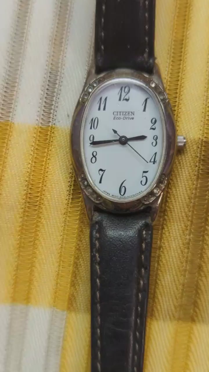 Vintage Citizen Eco-Drive Oval White Dial Ladies Watch E031-S022495