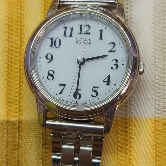 Vintage Citizen Eco-Drive E031-K006074-CK Solar White Dial Watch
