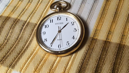 Alba Success V701-0A30 Vintage Watch New Battery Gold Tone