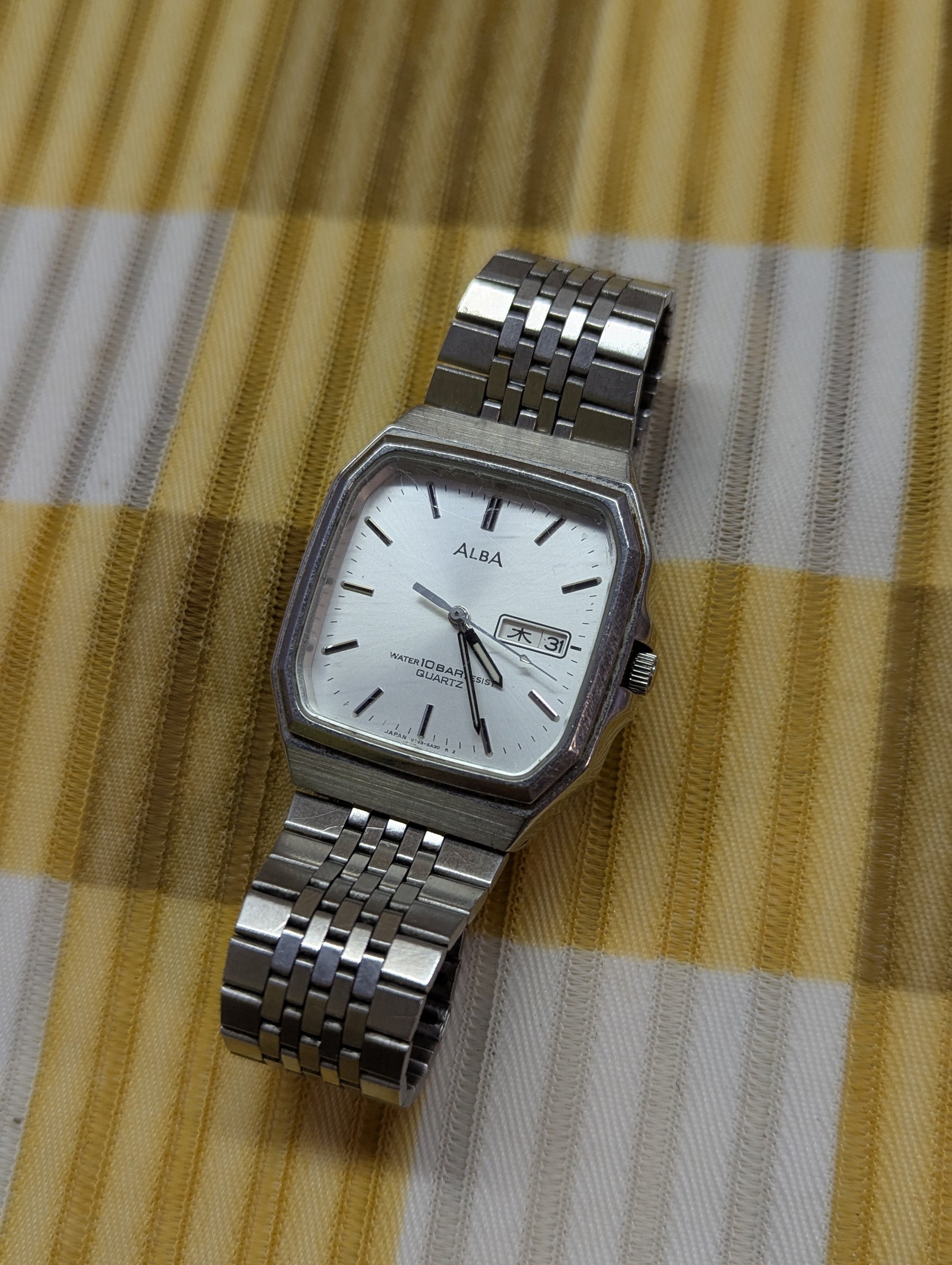 ALBA Quartz Day-Date V733-5A30