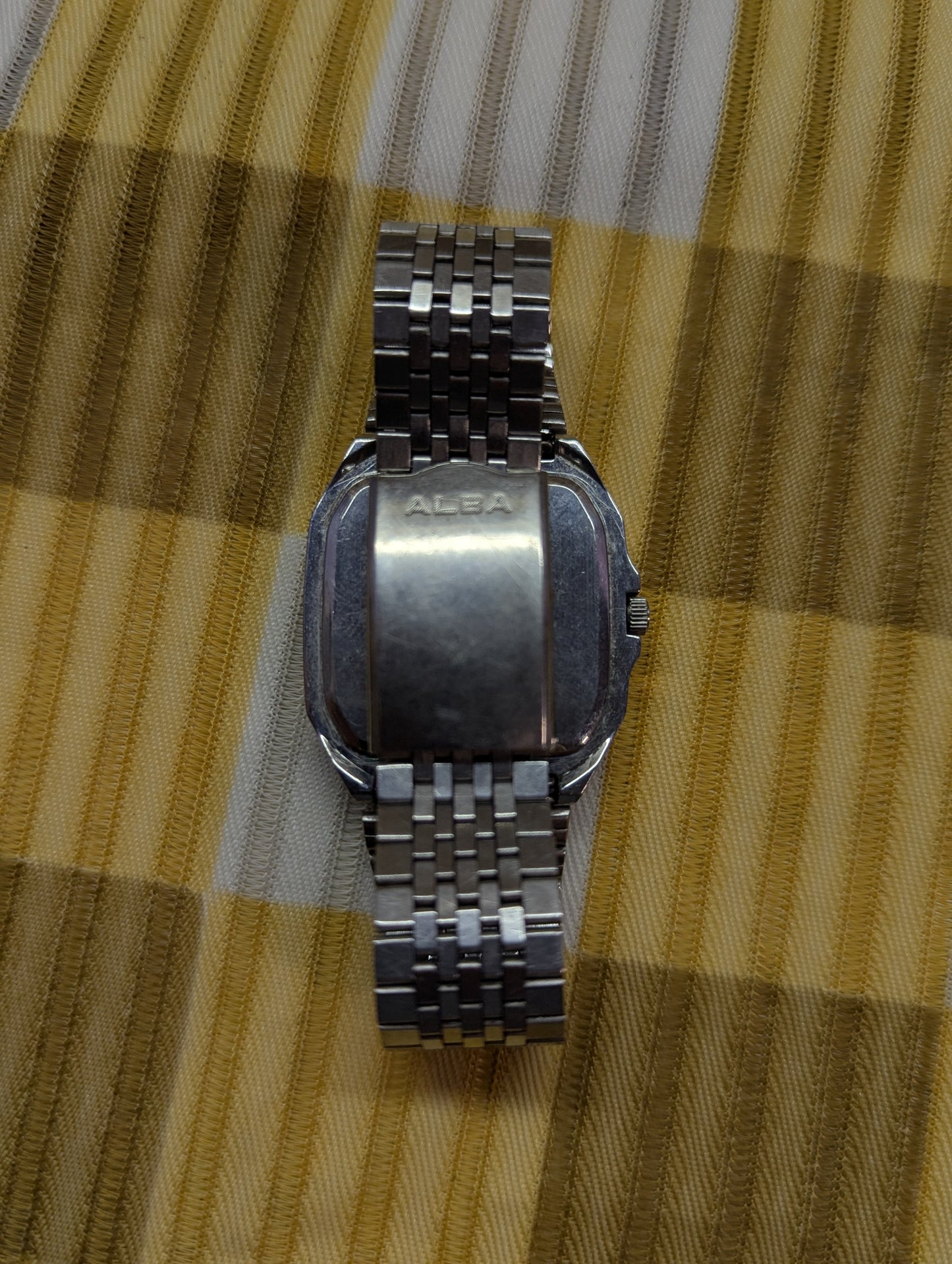 ALBA Quartz Day-Date V733-5A30