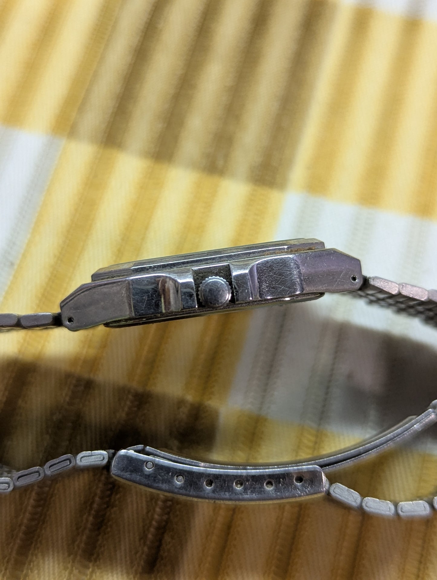 ALBA Quartz Day-Date V733-5A30