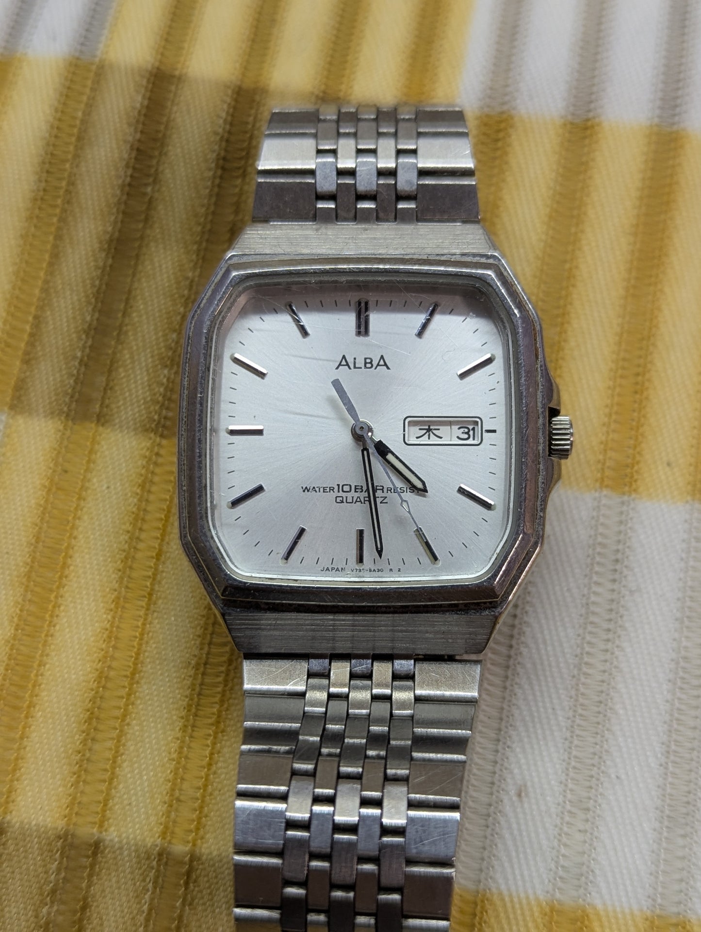 ALBA Quartz Day-Date V733-5A30