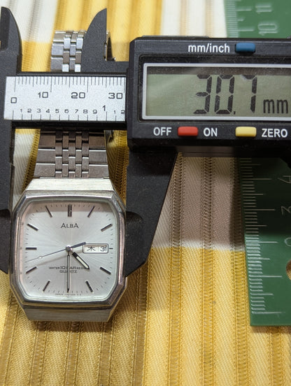 ALBA Quartz Day-Date V733-5A30